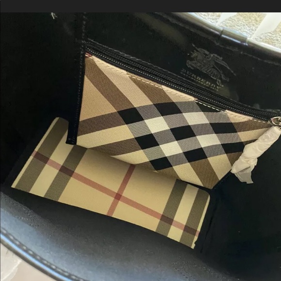 BNWT Authentic Burberry tote bag. - Picture 7 of 10